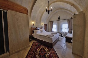 Nora Cave House