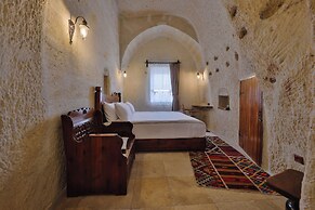 Nora Cave House