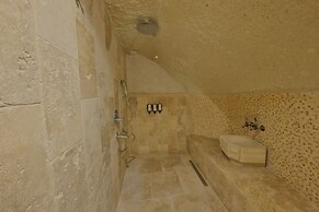 Nora Cave House