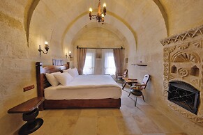 Nora Cave House