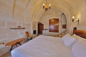 Nora Cave House