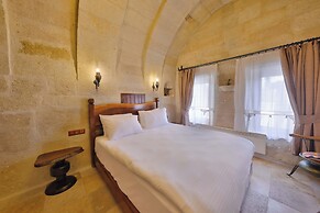 Nora Cave House