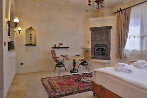 Nora Cave House