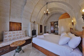 Nora Cave House