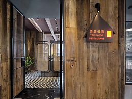 Yat hotel