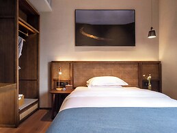 Yat hotel
