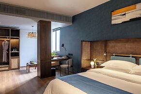 Yat hotel