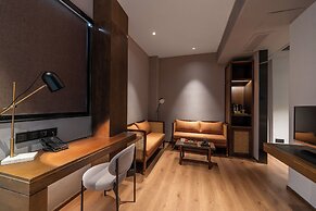 Yat hotel