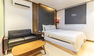 MARU HOTEL
