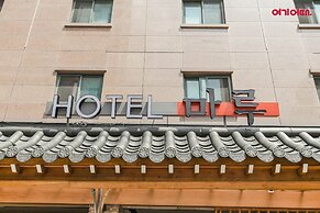 MARU HOTEL