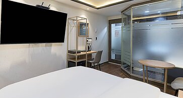 MARU HOTEL