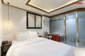 MARU HOTEL