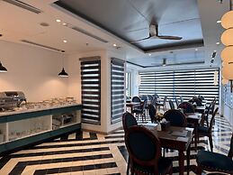 A25 Premium Hotel - 130 Ba Trieu