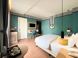 A25 Premium Hotel - 130 Ba Trieu