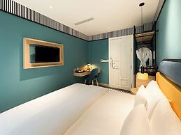 A25 Premium Hotel - 130 Ba Trieu