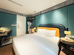 A25 Premium Hotel - 130 Ba Trieu