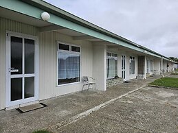 45 On Avenal Motel
