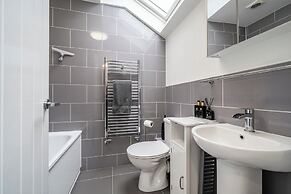 Seaside Cottage Escape in Paignton - Sleeps 4