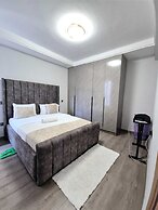 Lux suites 108 Riverside Apartments