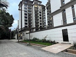 Lux suites 108 Riverside Apartments