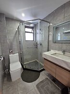 Lux suites 108 Riverside Apartments