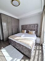 Lux suites 108 Riverside Apartments