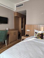 Saroy Gardens Hotel