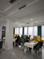 Saroy Gardens Hotel