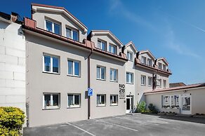 No. 28 Rooms & Apartments