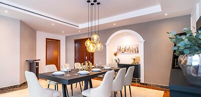 LUX The Al Seef Marina 4 bed Suite