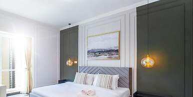 LUX The Al Seef Marina 4 bed Suite