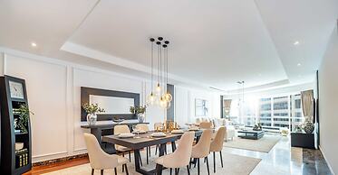 LUX The Al Seef Marina 4 bed Suite