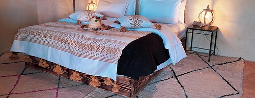 Moonlight Desert Camp