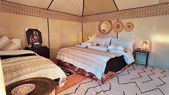 Moonlight Desert Camp