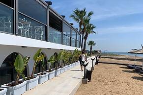 Caesar Resort Gem in Long Beach
