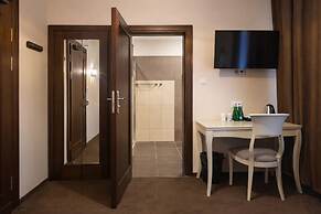 Royal Rooms