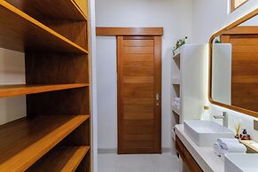 Villa Louna by Pertama Stay