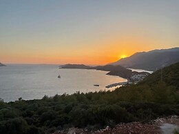 Kaş Eylül Suit Apart