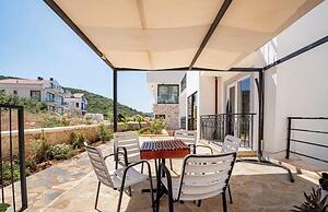 Kaş Eylül Suit Apart