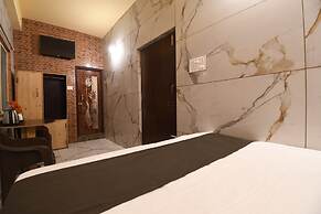 Hotel Plush