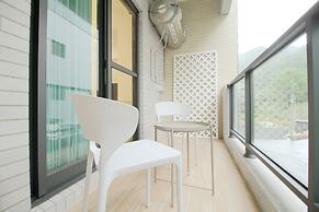 Mooon House