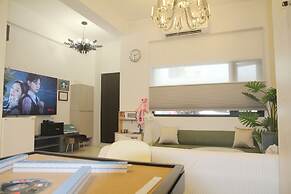 Mooon House