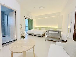 Mooon House