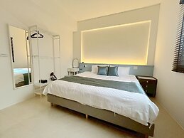 Mooon House