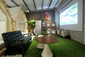 Mooon House