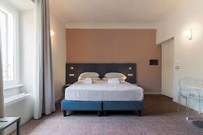 Velia Relais