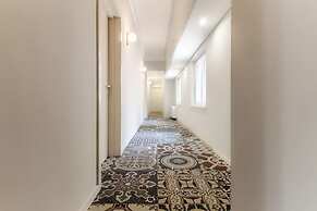 Velia Relais
