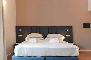 Velia Relais