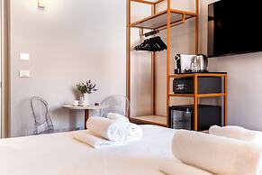 Velia Relais