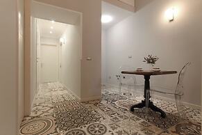 Velia Relais